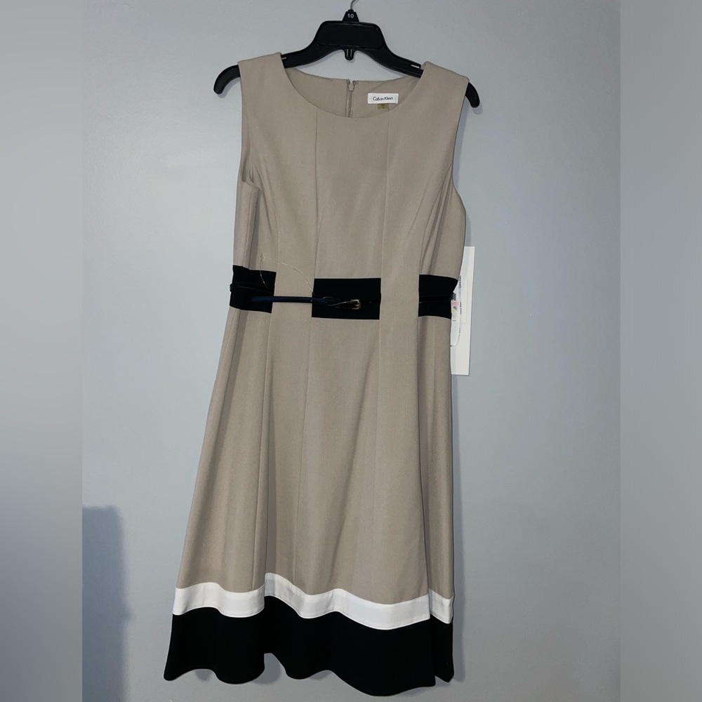 🥯NWT Calvin Klein Taupe and Black Midi Dress
